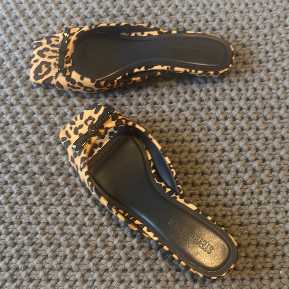 Steve Madden Brown and Black Mules with Textured Upper